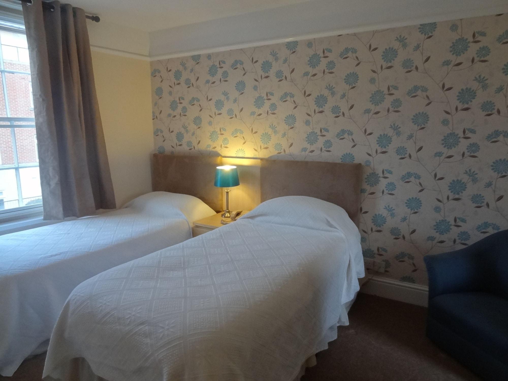 Edward Hotel Глостер Экстерьер фото