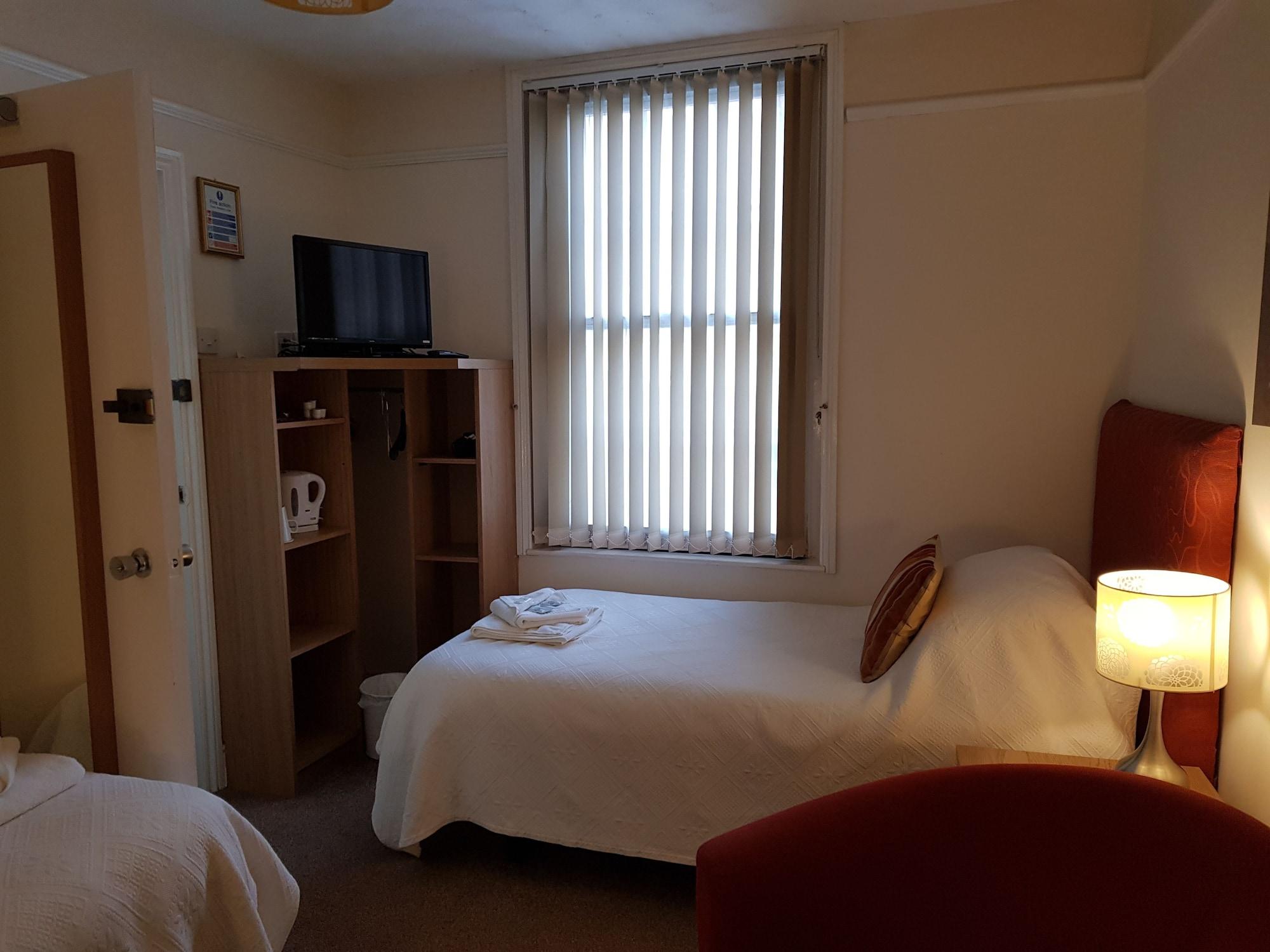 Edward Hotel Глостер Экстерьер фото