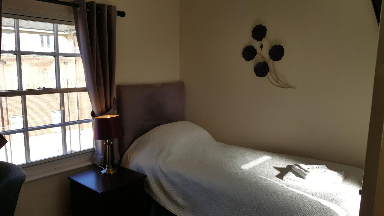 Edward Hotel Глостер Экстерьер фото